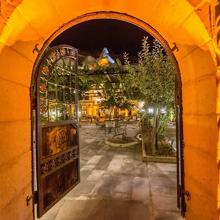 Hotel Charming Cave