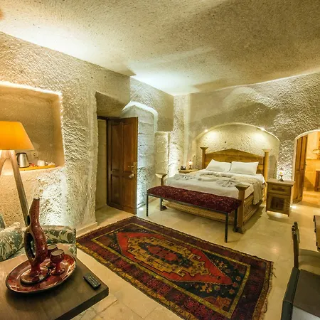 Charming Cave 3*