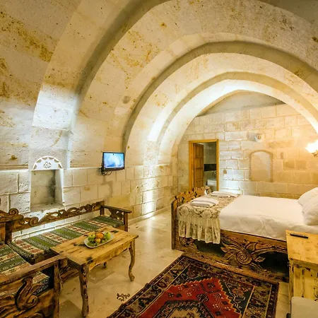 Hotel Charming Cave