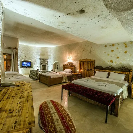 Charming Cave 3*